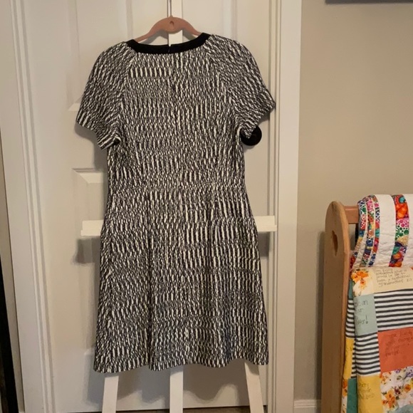 NWT.   Tory Burch   Black and white woven dress. Short sleeves - Picture 5 of 6